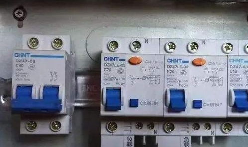 漏电开关与空气开关 老电工也需明辨的配电安全核心